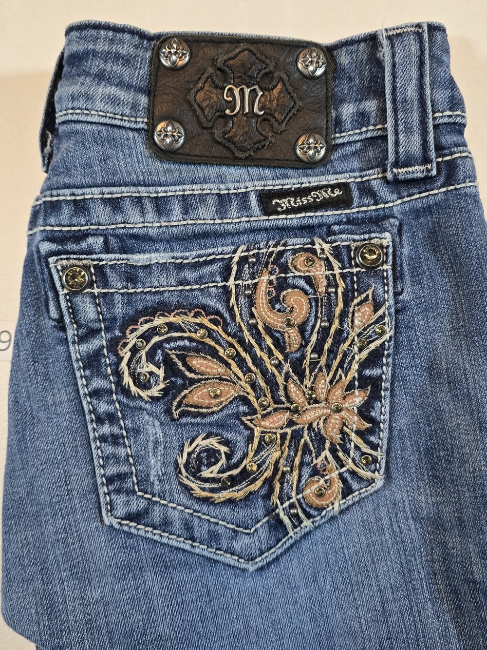 Miss Me Women's Fleur-de-lis Blue Embroidered Pocket Jeans Sz. 27